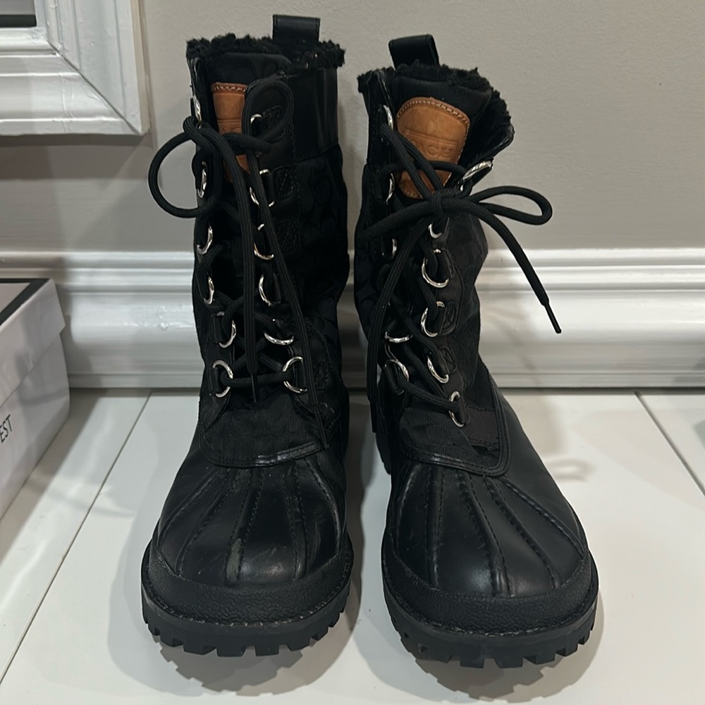 Coach Laura winter boot
